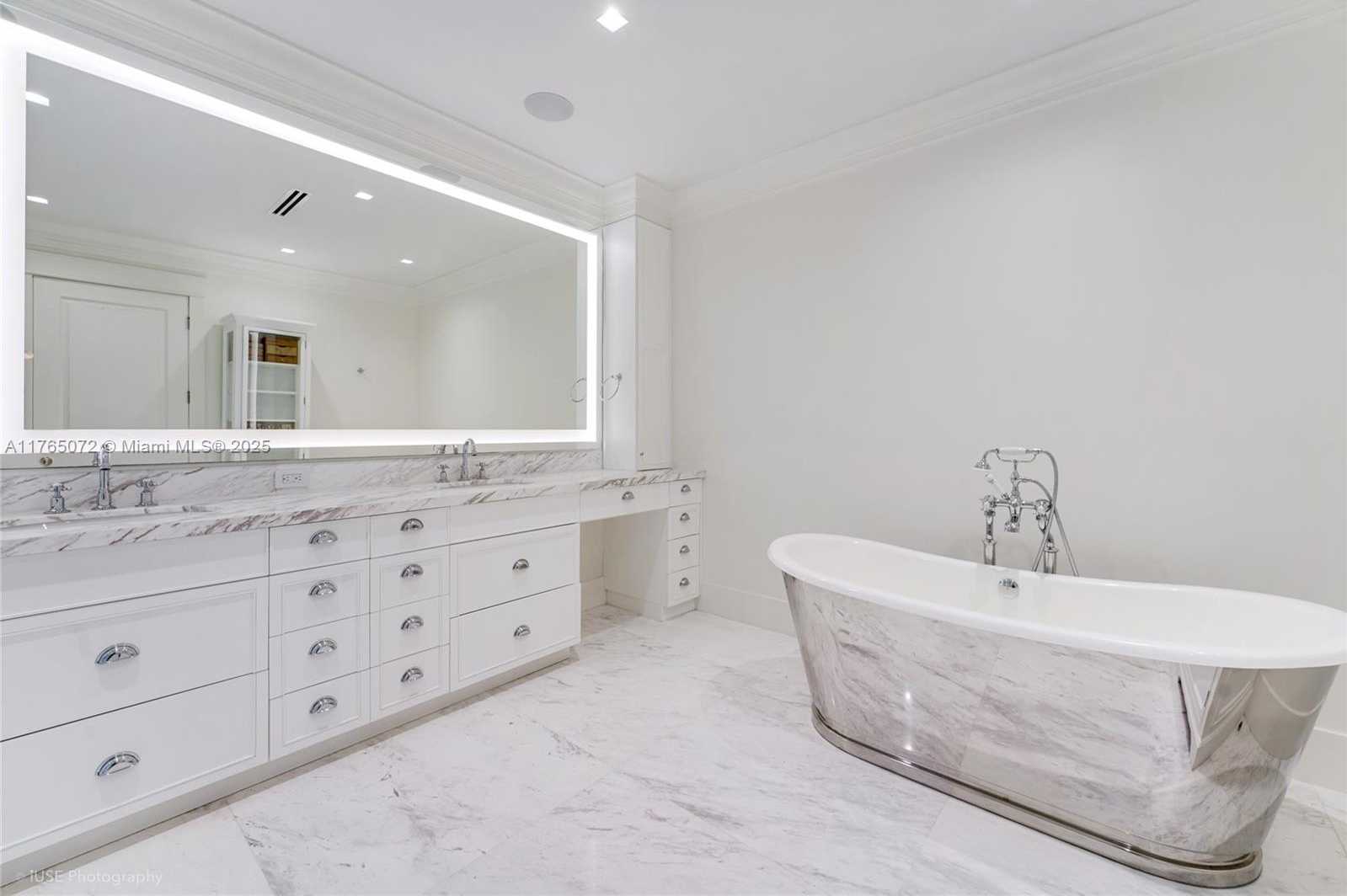 Small Image of 4550 SUNSET DR, Coral Gables Number 33