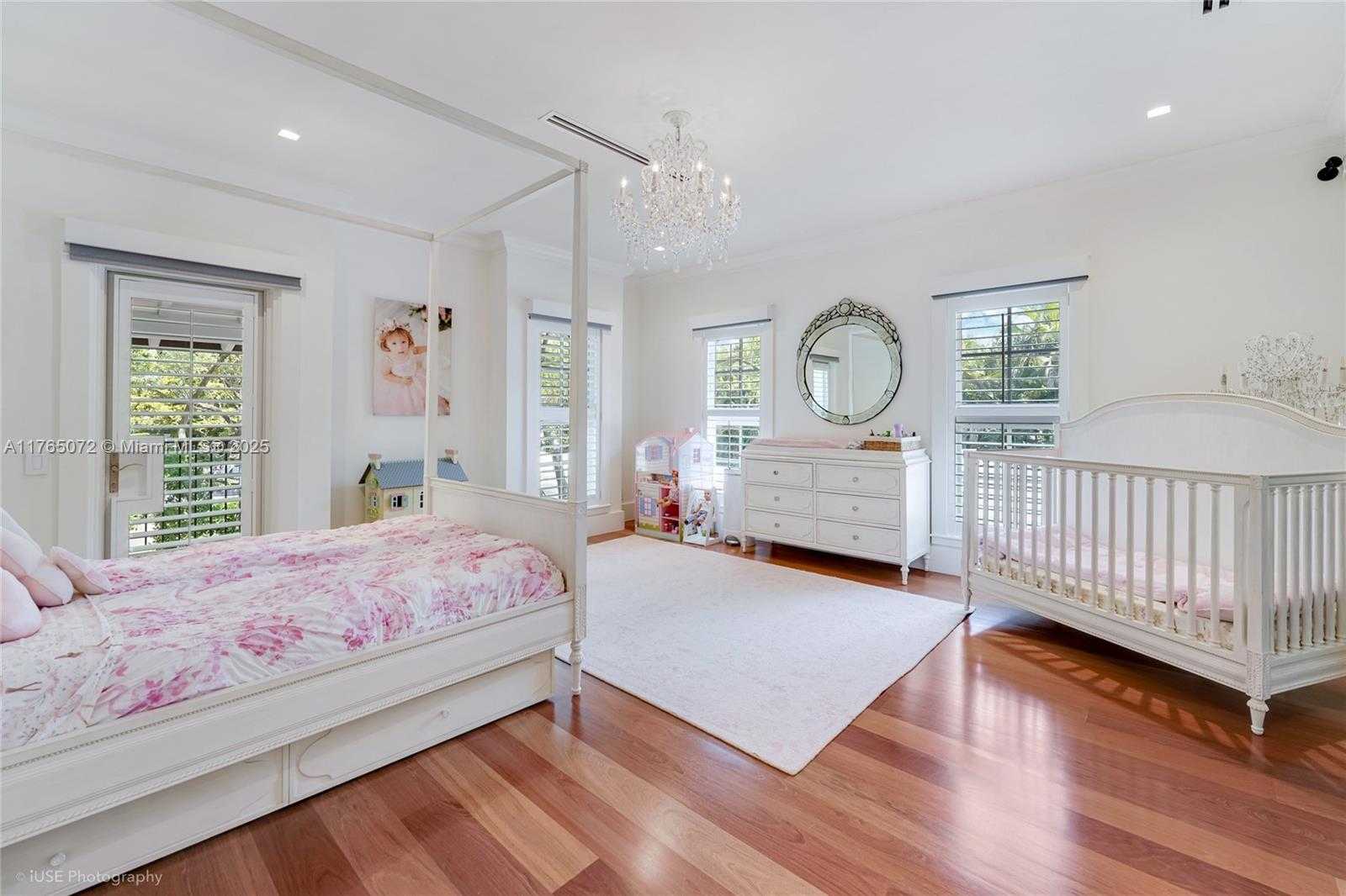 Small Image of 4550 SUNSET DR, Coral Gables Number 35