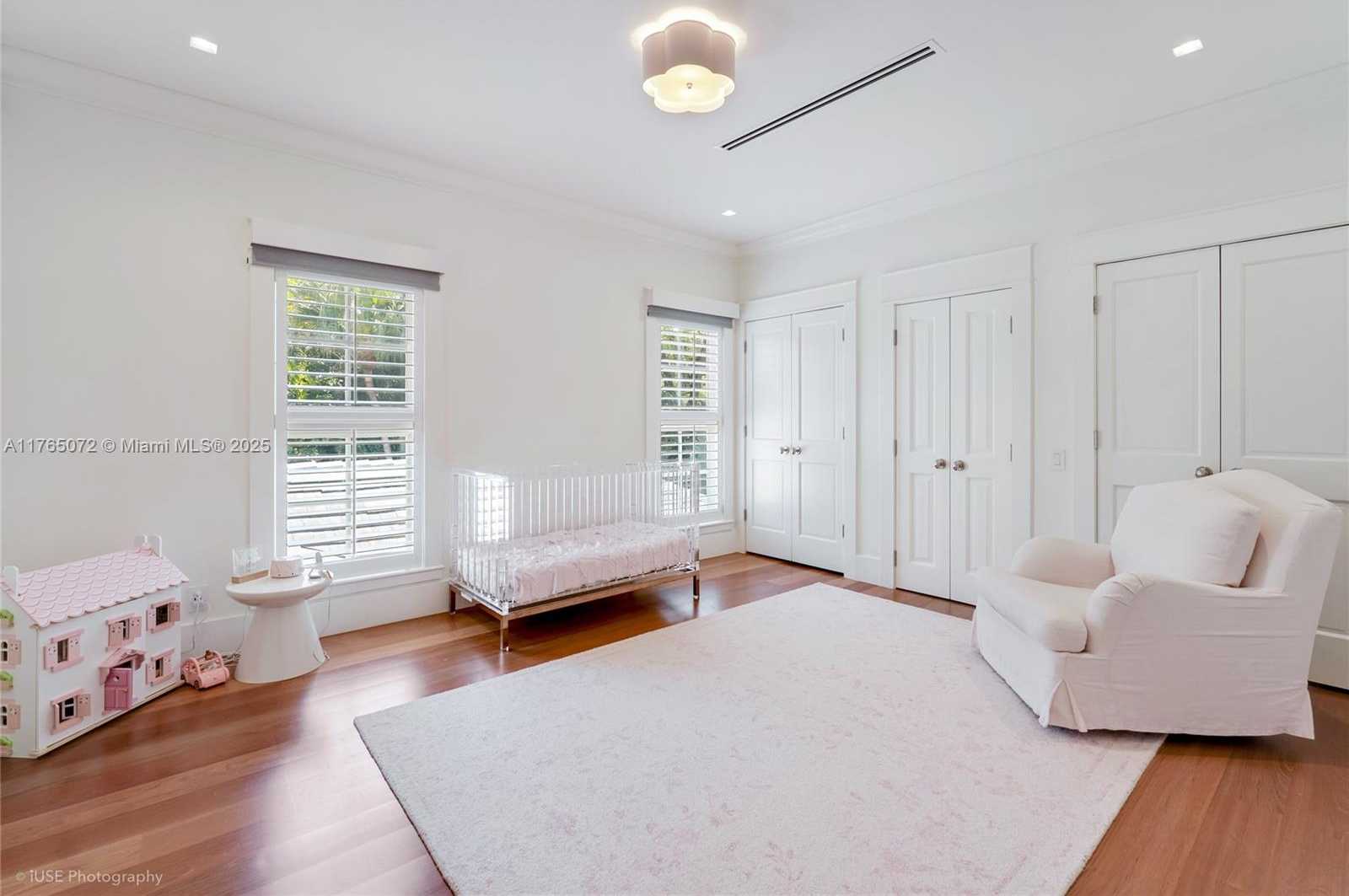 Small Image of 4550 SUNSET DR, Coral Gables Number 36