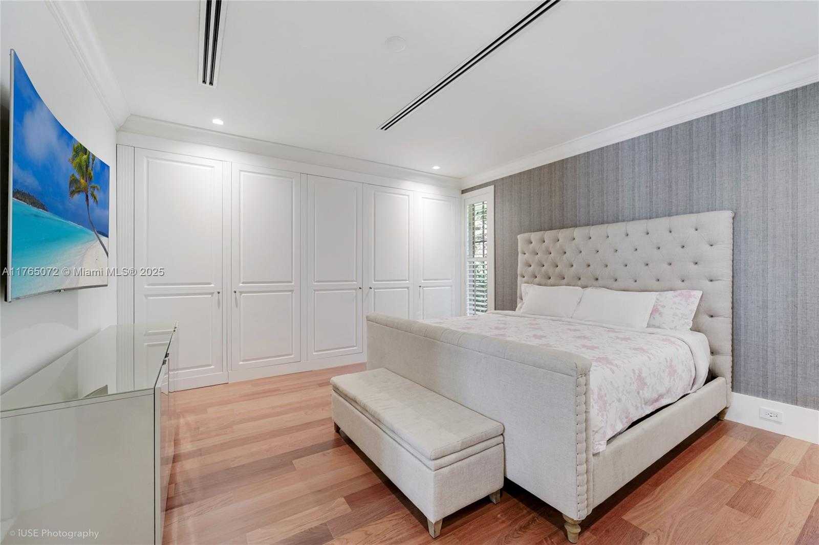 Small Image of 4550 SUNSET DR, Coral Gables Number 40
