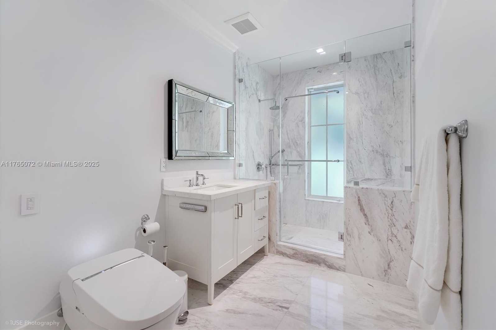 Small Image of 4550 SUNSET DR, Coral Gables Number 41