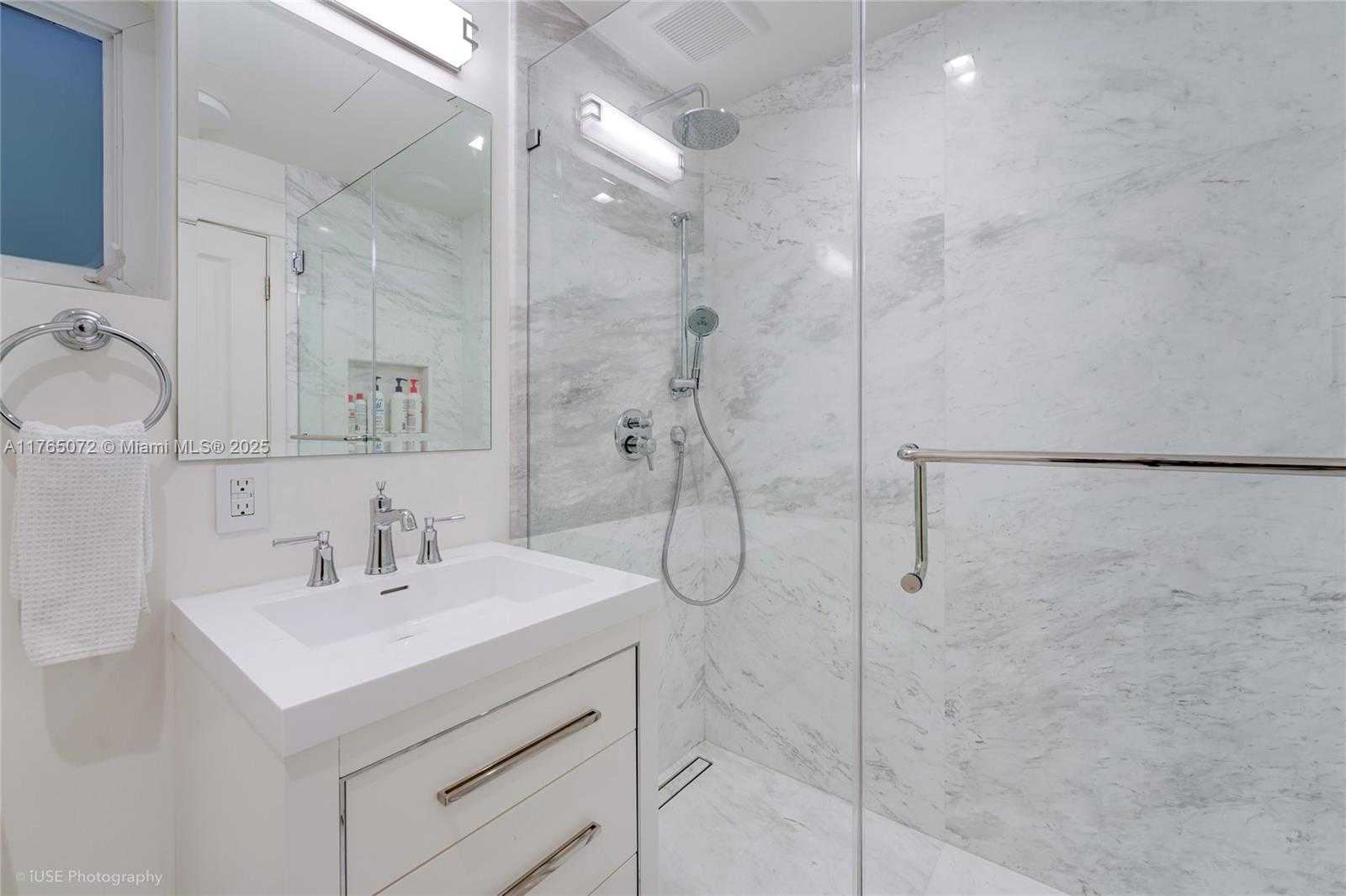 Small Image of 4550 SUNSET DR, Coral Gables Number 43
