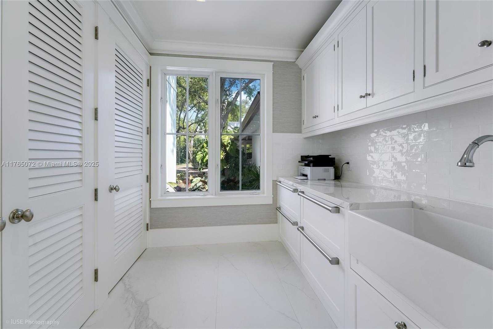 Small Image of 4550 SUNSET DR, Coral Gables Number 44