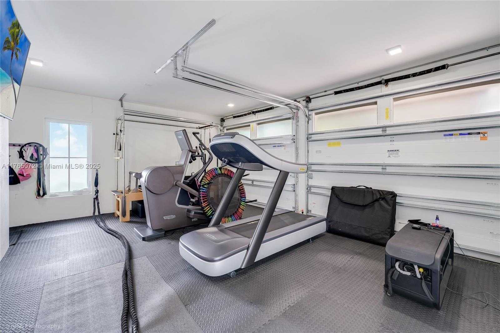 Small Image of 4550 SUNSET DR, Coral Gables Number 45