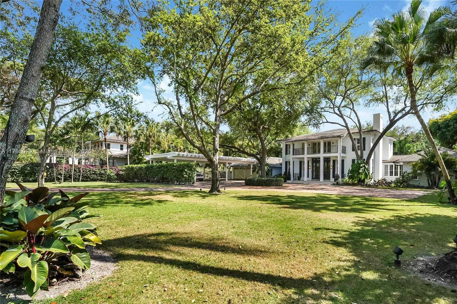 Small Image of 4550 SUNSET DR, Coral Gables Number 48