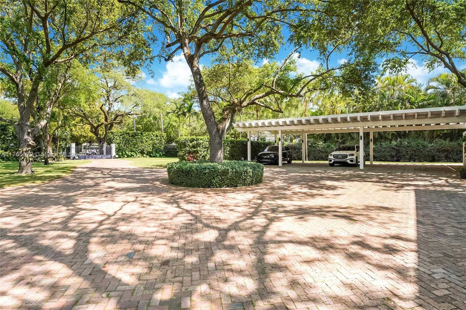 Small Image of 4550 SUNSET DR, Coral Gables Number 49