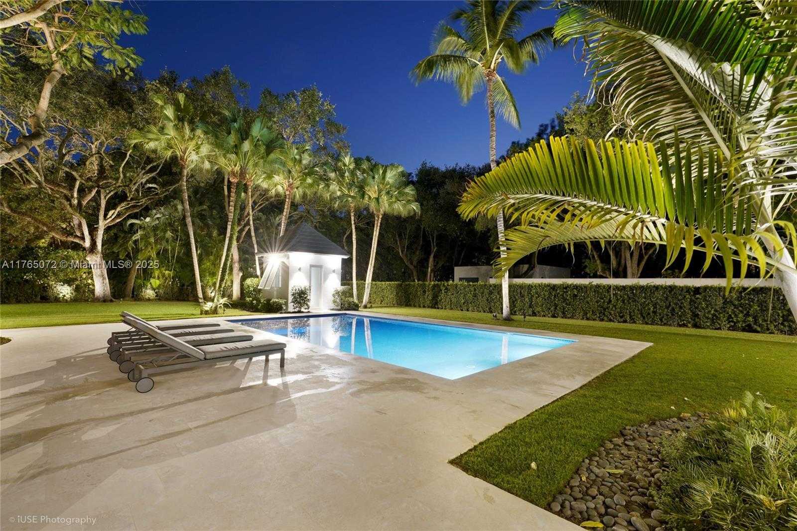 Small Image of 4550 SUNSET DR, Coral Gables Number 57