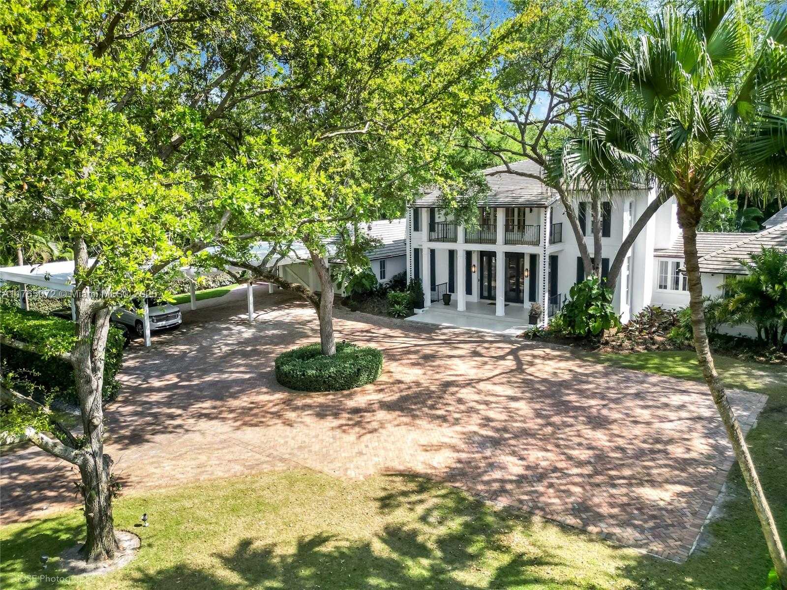 Small Image of 4550 SUNSET DR, Coral Gables Number 63