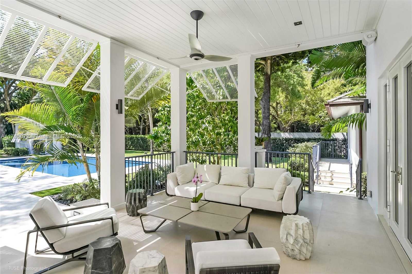 Small Image of 4550 SUNSET DR, Coral Gables Number 8