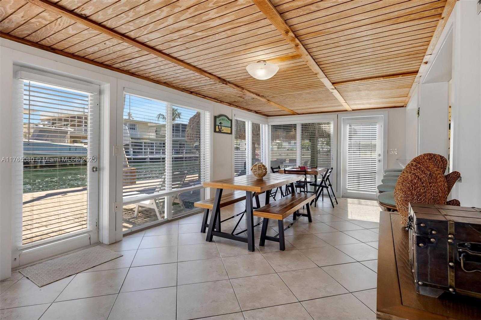 Small Image of 230 JOLLY ROGER DR, Key Largo Number 17