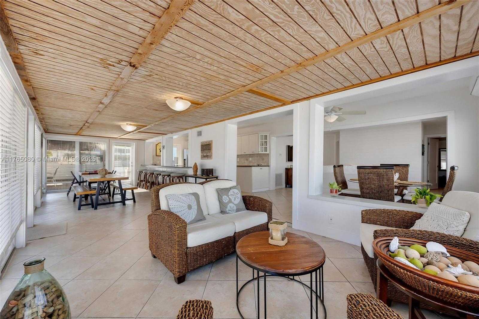 Small Image of 230 JOLLY ROGER DR, Key Largo Number 18