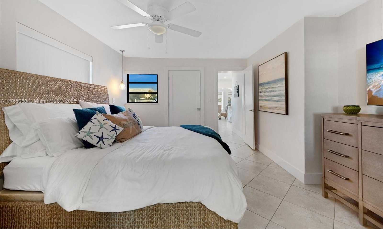 Small Image of 230 JOLLY ROGER DR, Key Largo Number 22