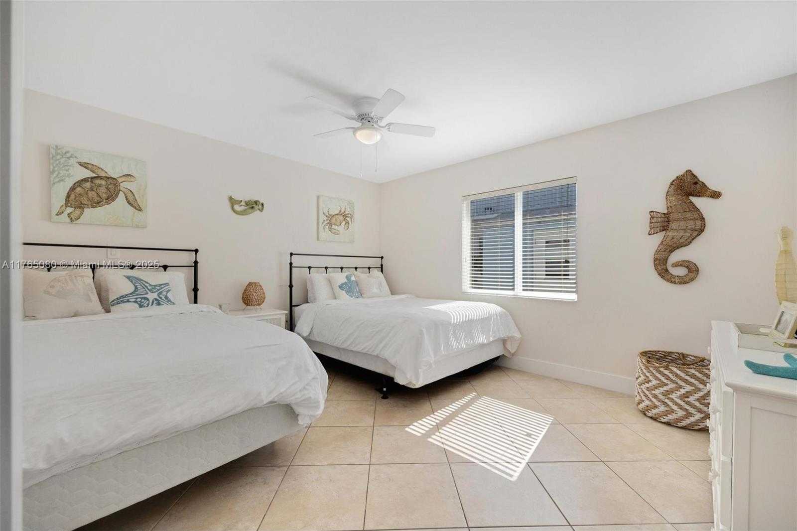 Small Image of 230 JOLLY ROGER DR, Key Largo Number 25
