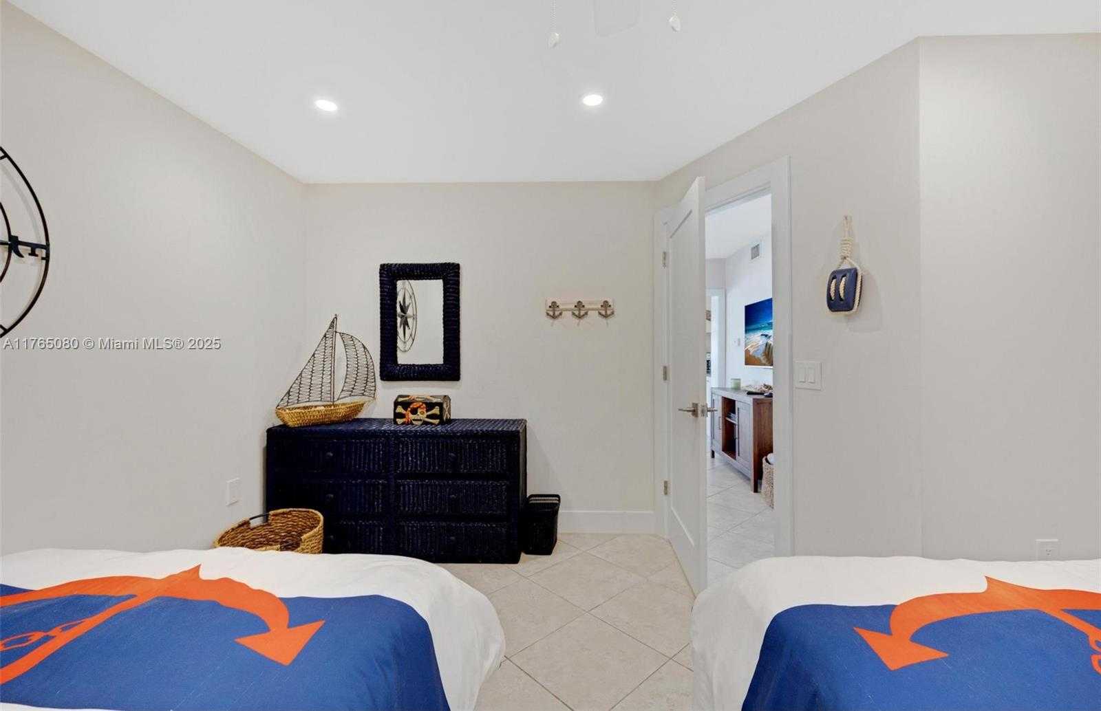 Small Image of 230 JOLLY ROGER DR, Key Largo Number 32