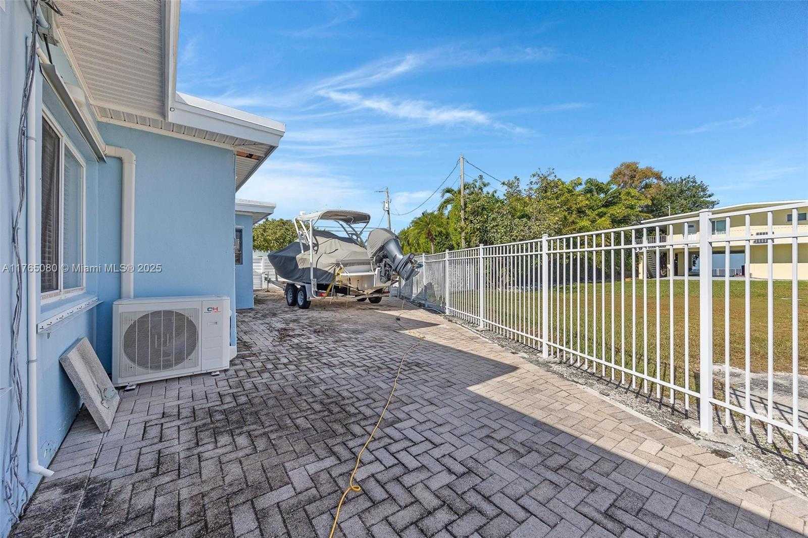 Small Image of 230 JOLLY ROGER DR, Key Largo Number 37