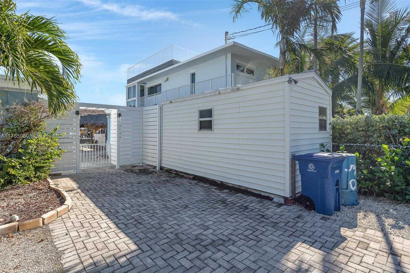 Small Image of 230 JOLLY ROGER DR, Key Largo Number 46