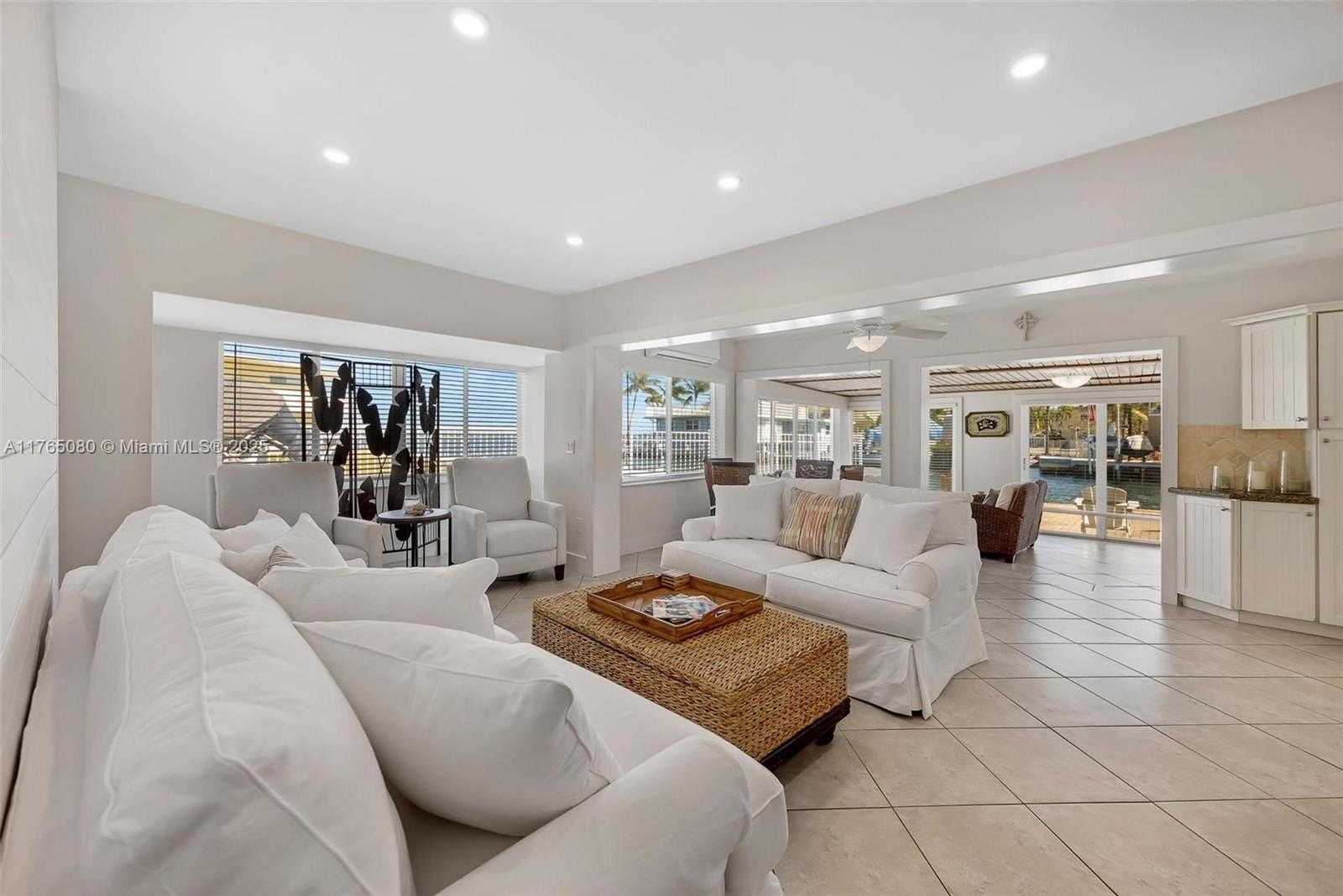 Small Image of 230 JOLLY ROGER DR, Key Largo Number 6