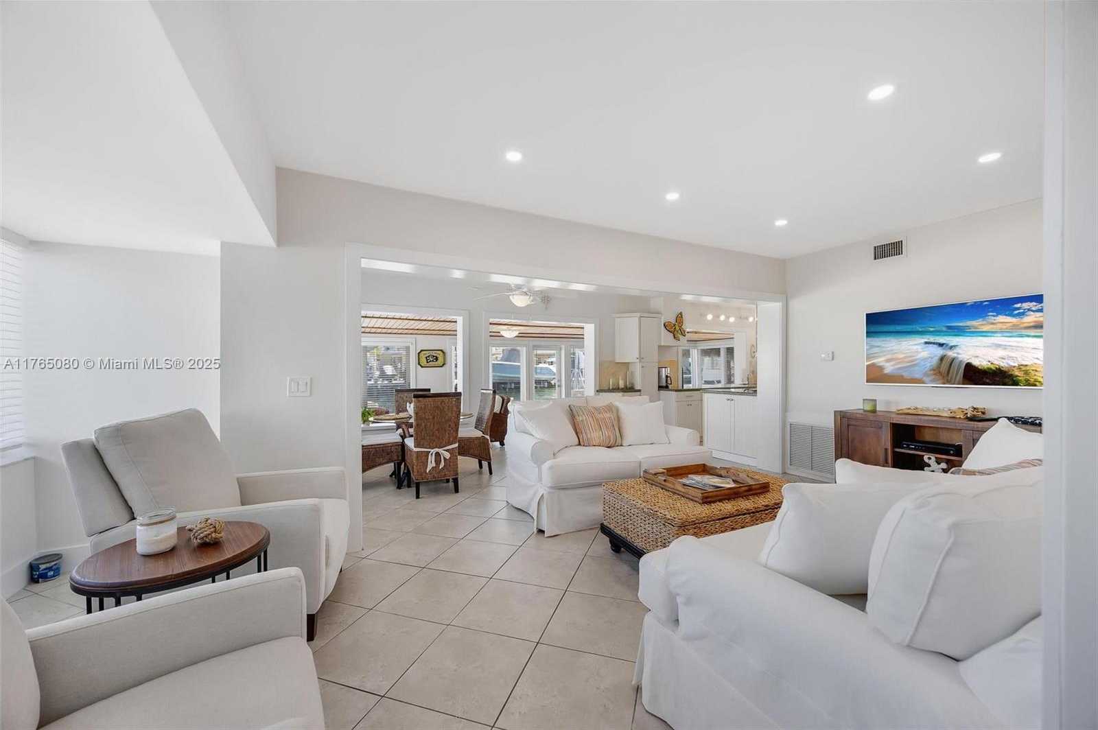 Small Image of 230 JOLLY ROGER DR, Key Largo Number 7