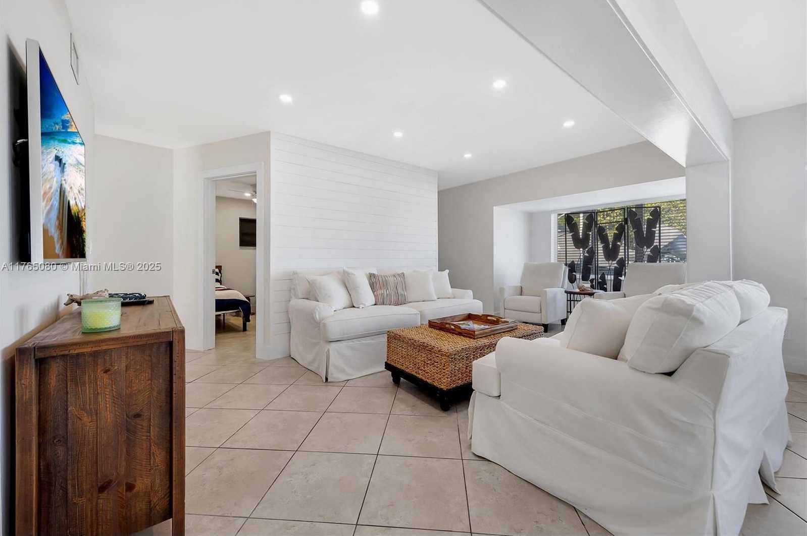 Small Image of 230 JOLLY ROGER DR, Key Largo Number 8