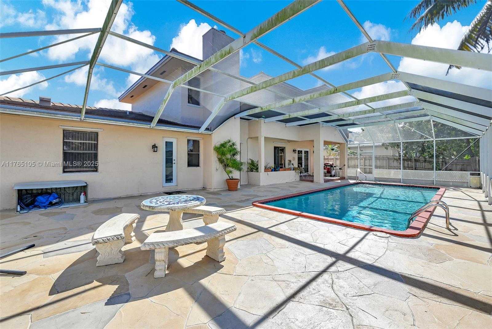 Small Image of 1500 SOUTH WEST 98TH AVE, Pembroke Pines Number 13