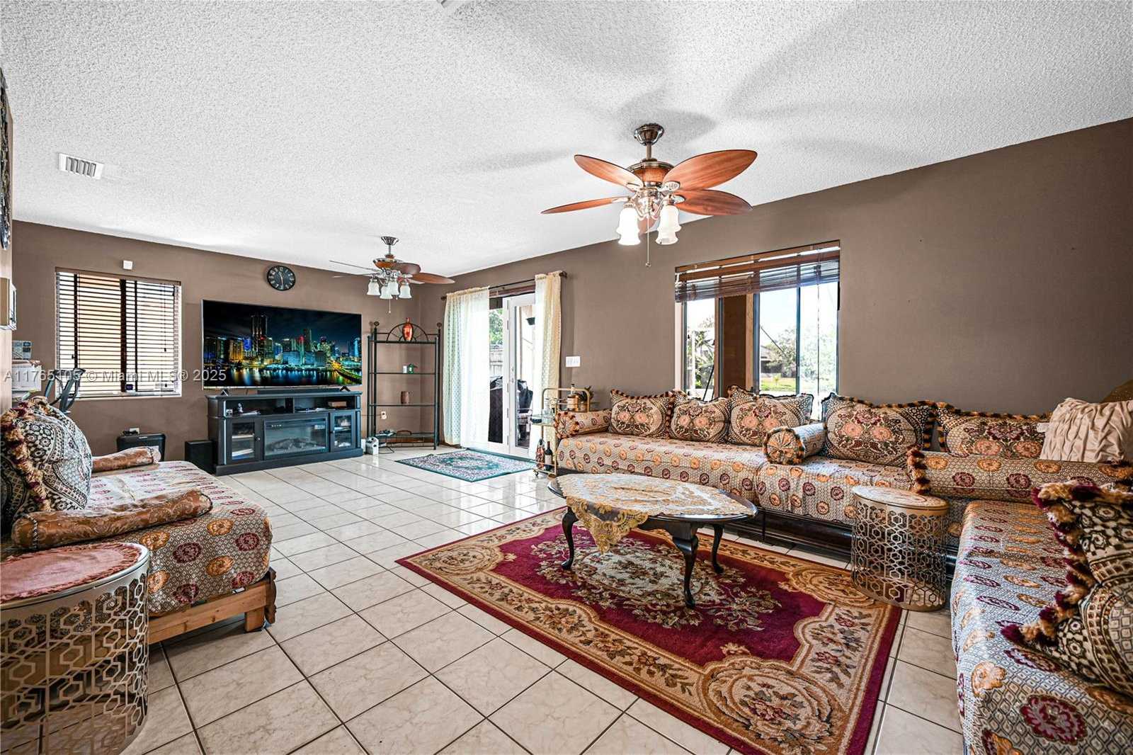 Small Image of 1500 SOUTH WEST 98TH AVE, Pembroke Pines Number 15