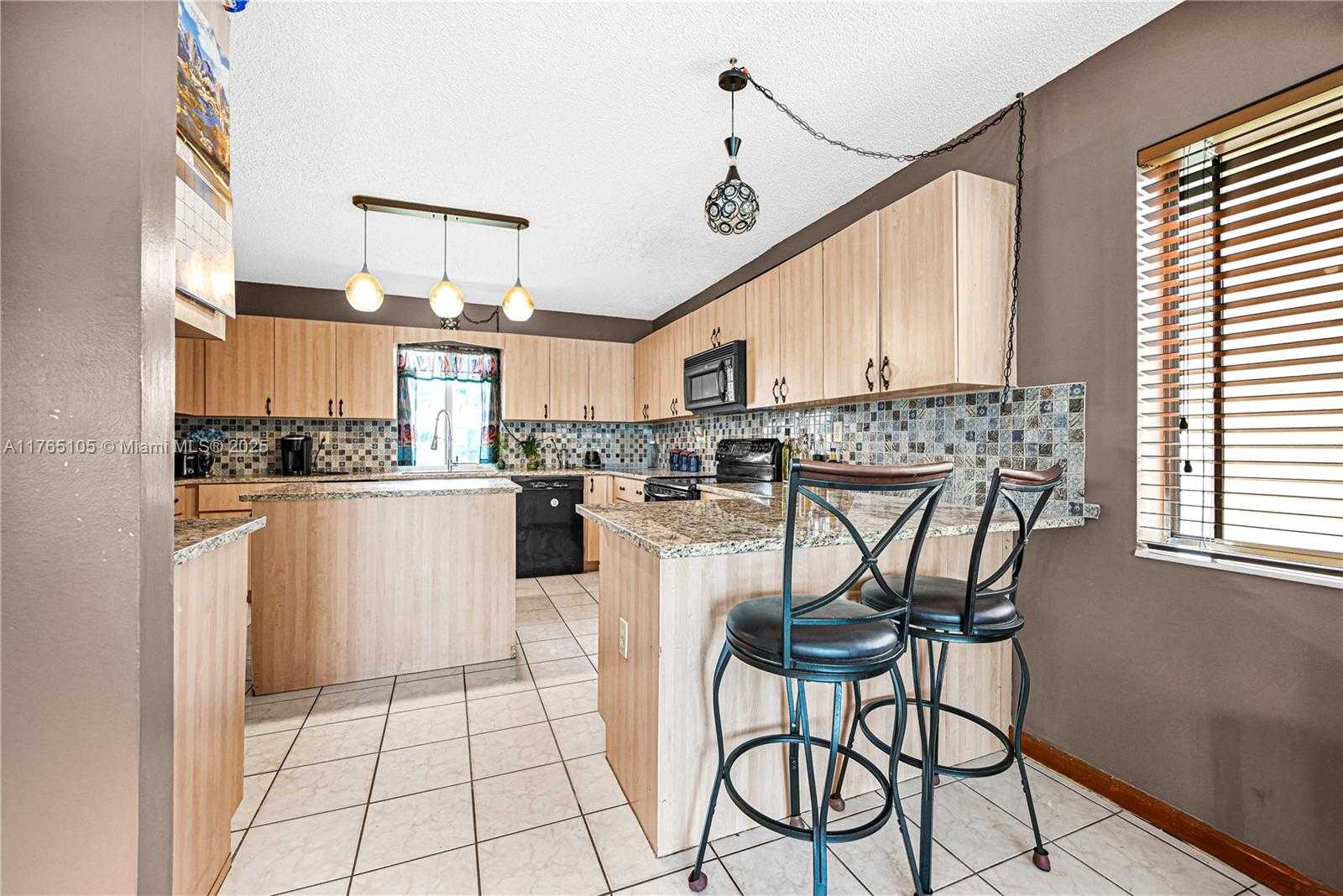 Small Image of 1500 SOUTH WEST 98TH AVE, Pembroke Pines Number 18