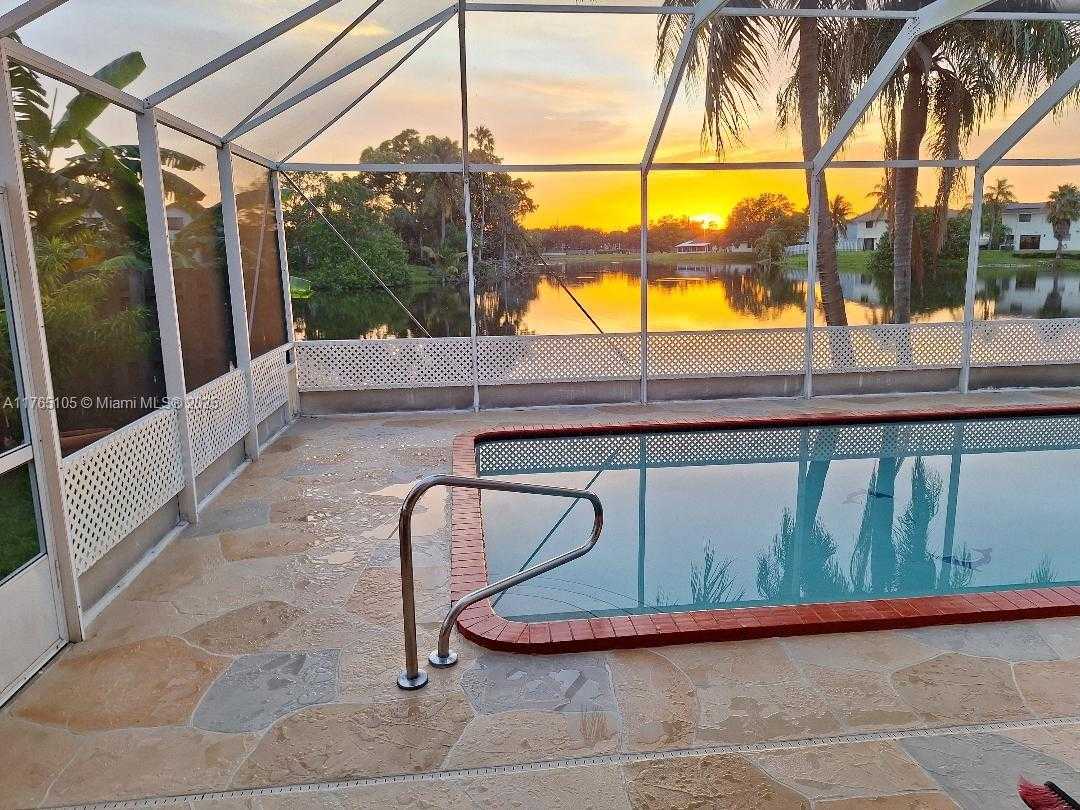 Small Image of 1500 SOUTH WEST 98TH AVE, Pembroke Pines Number 2
