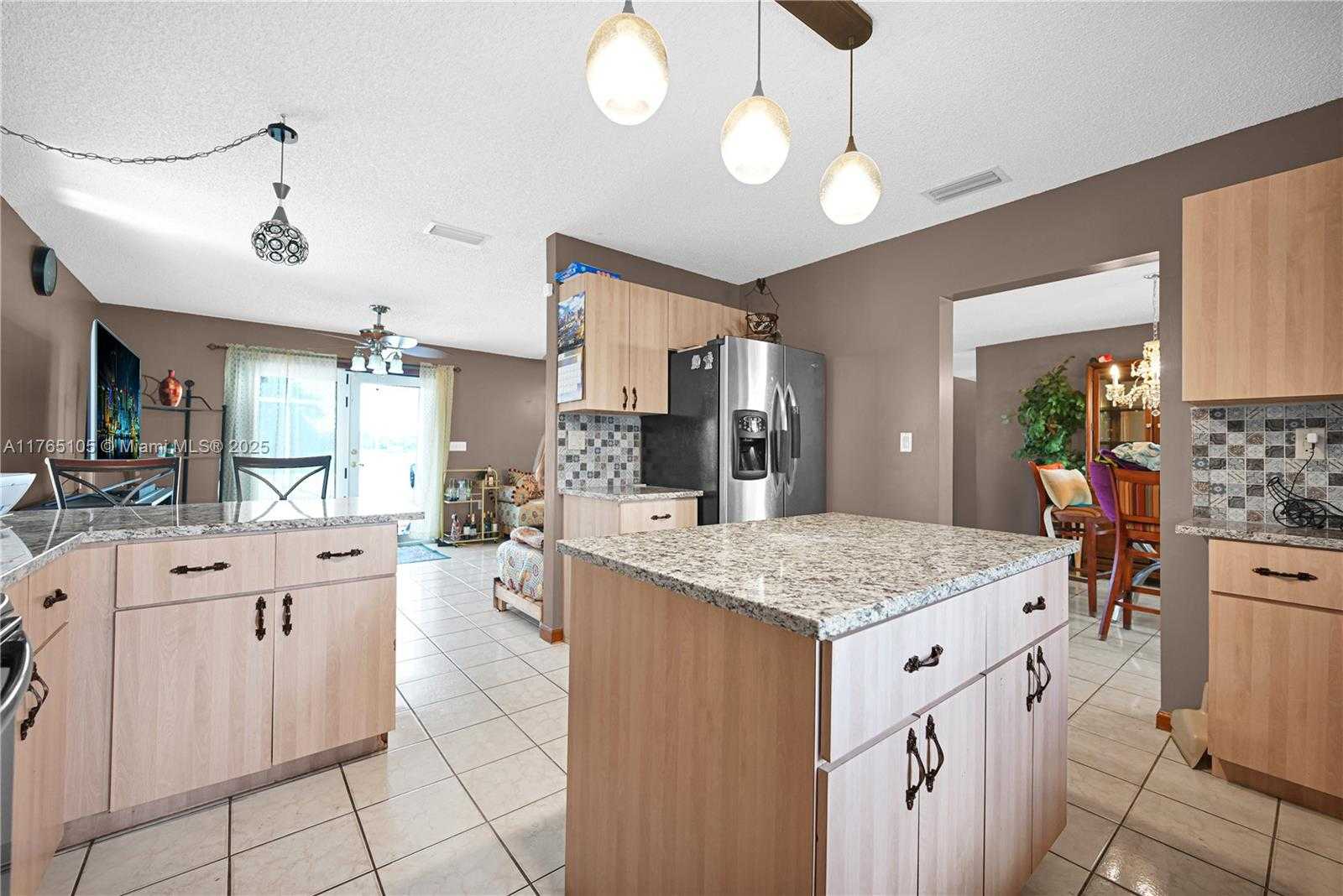 Small Image of 1500 SOUTH WEST 98TH AVE, Pembroke Pines Number 21