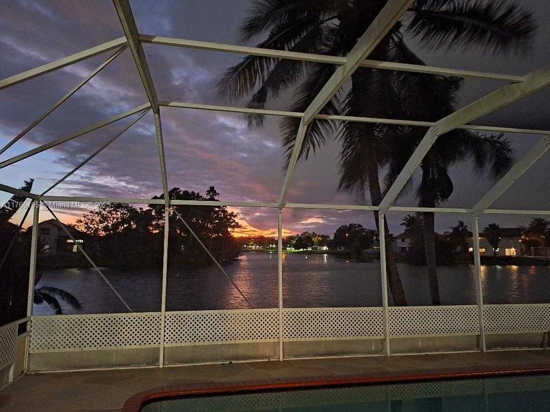Small Image of 1500 SOUTH WEST 98TH AVE, Pembroke Pines Number 3