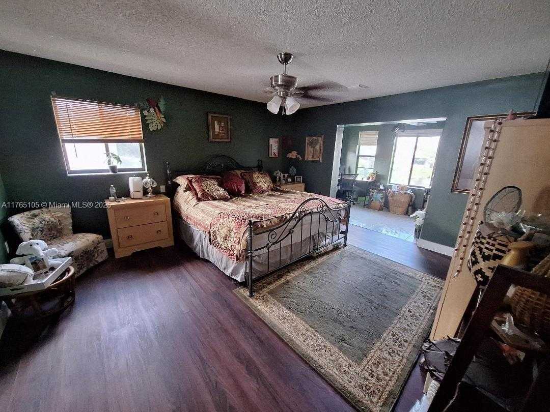 Small Image of 1500 SOUTH WEST 98TH AVE, Pembroke Pines Number 31