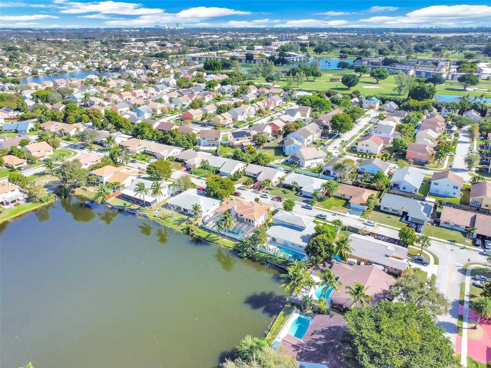 Small Image of 1500 SOUTH WEST 98TH AVE, Pembroke Pines Number 5