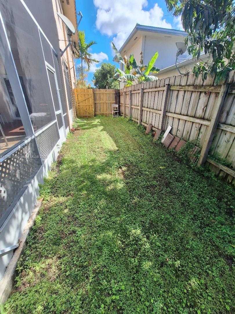 Small Image of 1500 SOUTH WEST 98TH AVE, Pembroke Pines Number 51