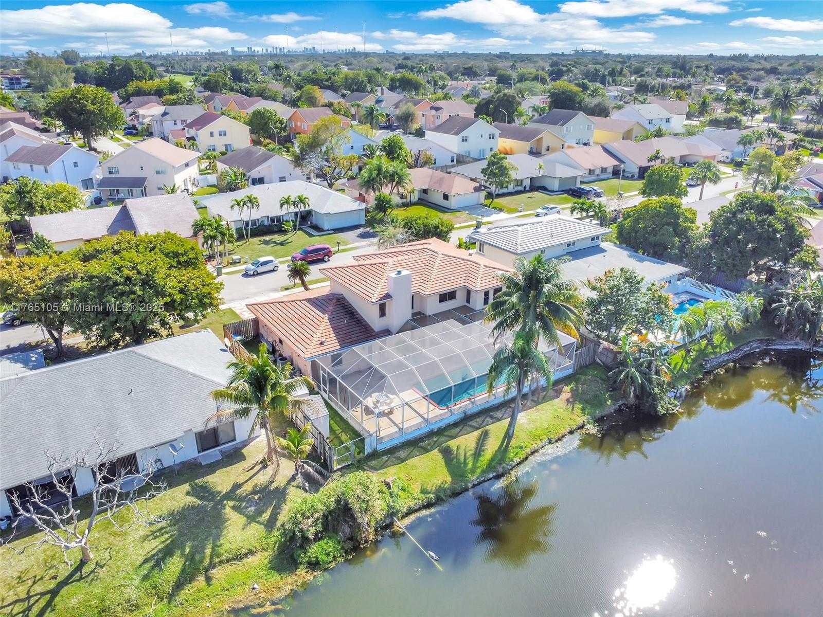Small Image of 1500 SOUTH WEST 98TH AVE, Pembroke Pines Number 7