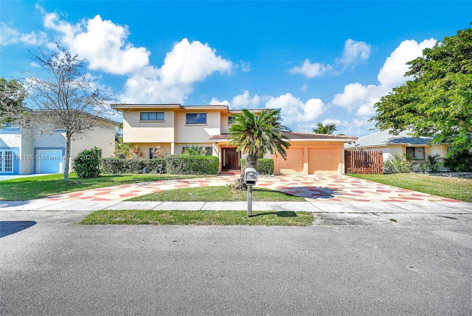 Small Image of 1500 SOUTH WEST 98TH AVE, Pembroke Pines Number 9