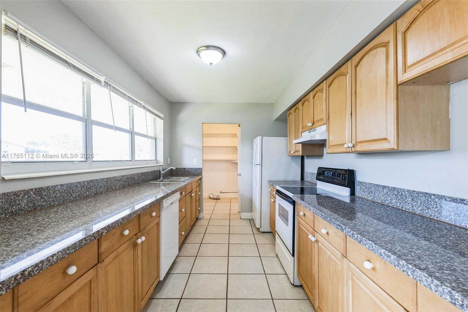 Small Image of 7804 MERIDIAN ST, Miramar Number 2