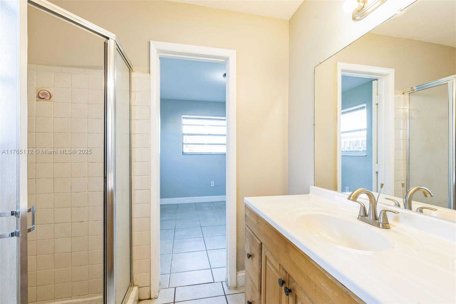 Small Image of 7804 MERIDIAN ST, Miramar Number 8