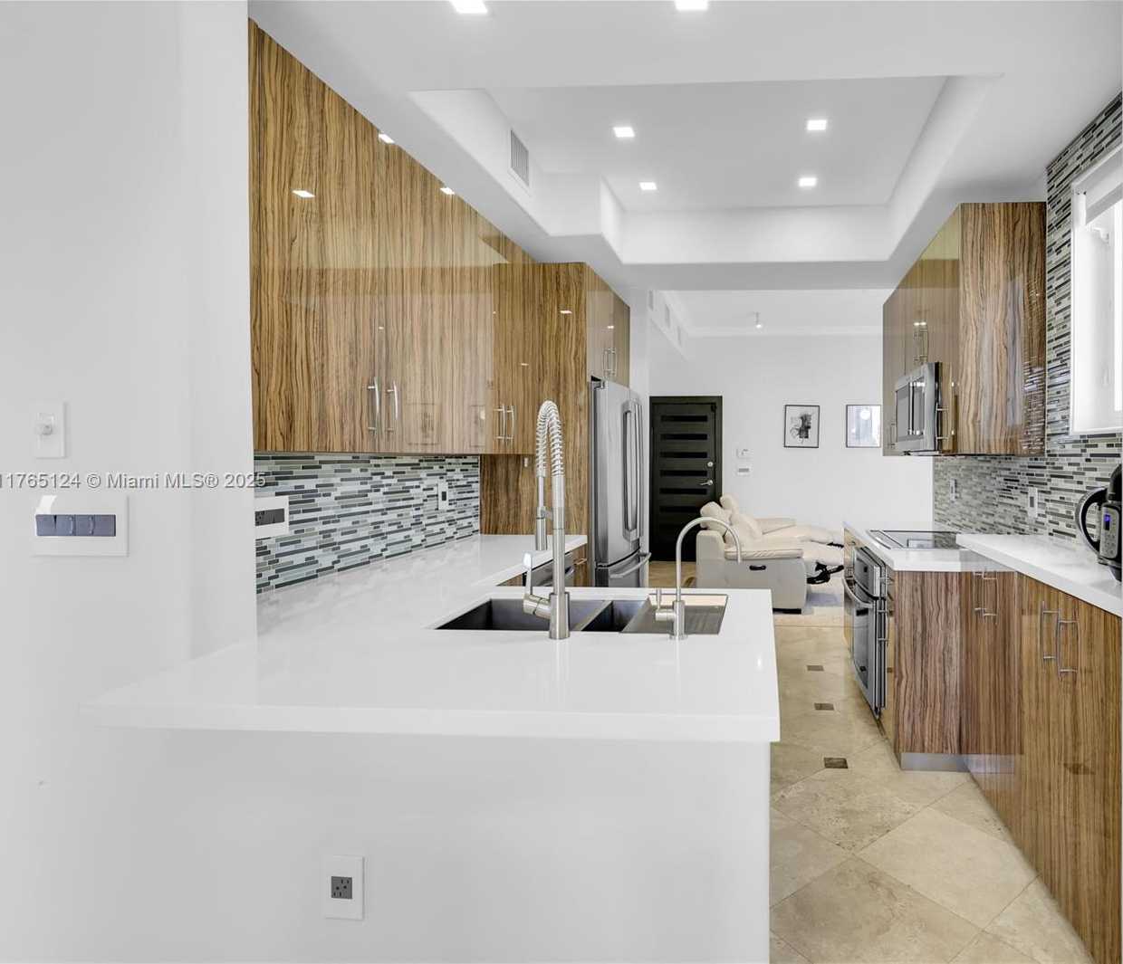 Small Image of 3015 NORTH EAST 208TH ST, Aventura Number 14