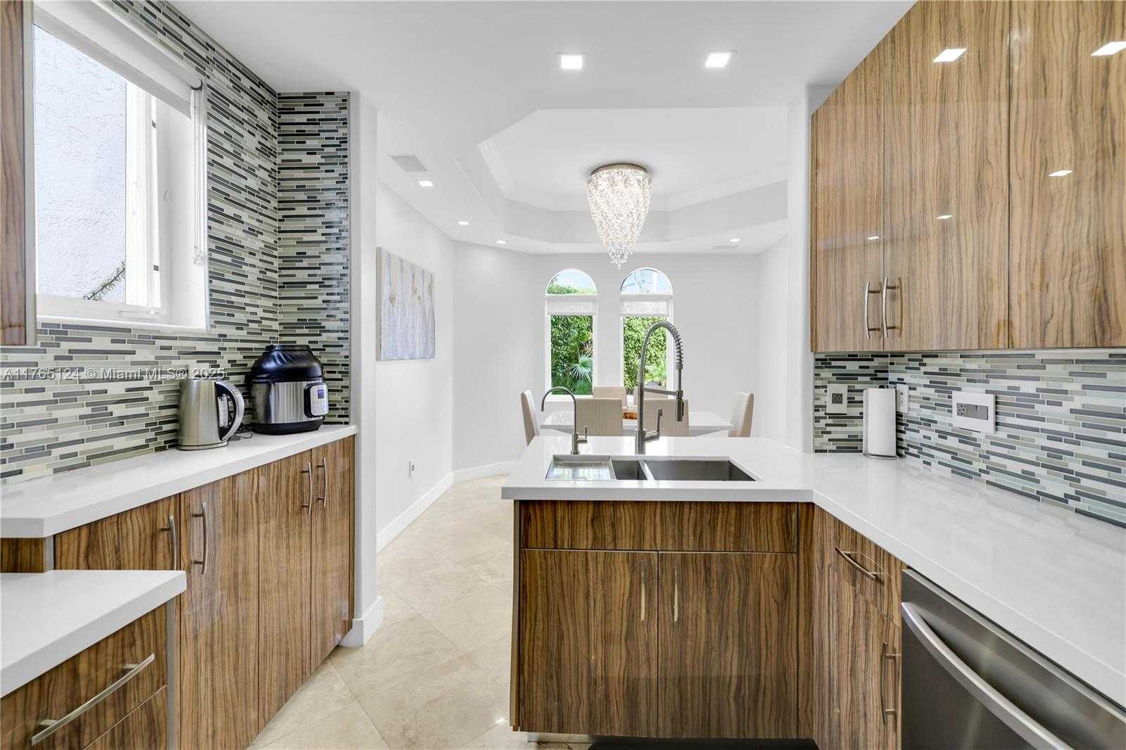Small Image of 3015 NORTH EAST 208TH ST, Aventura Number 17