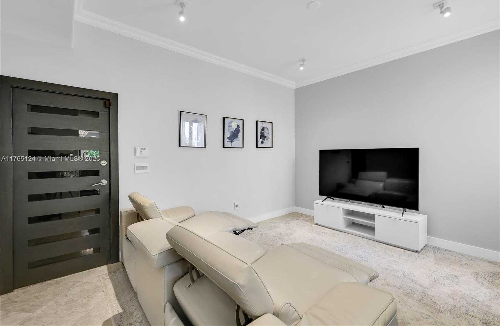 Small Image of 3015 NORTH EAST 208TH ST, Aventura Number 19