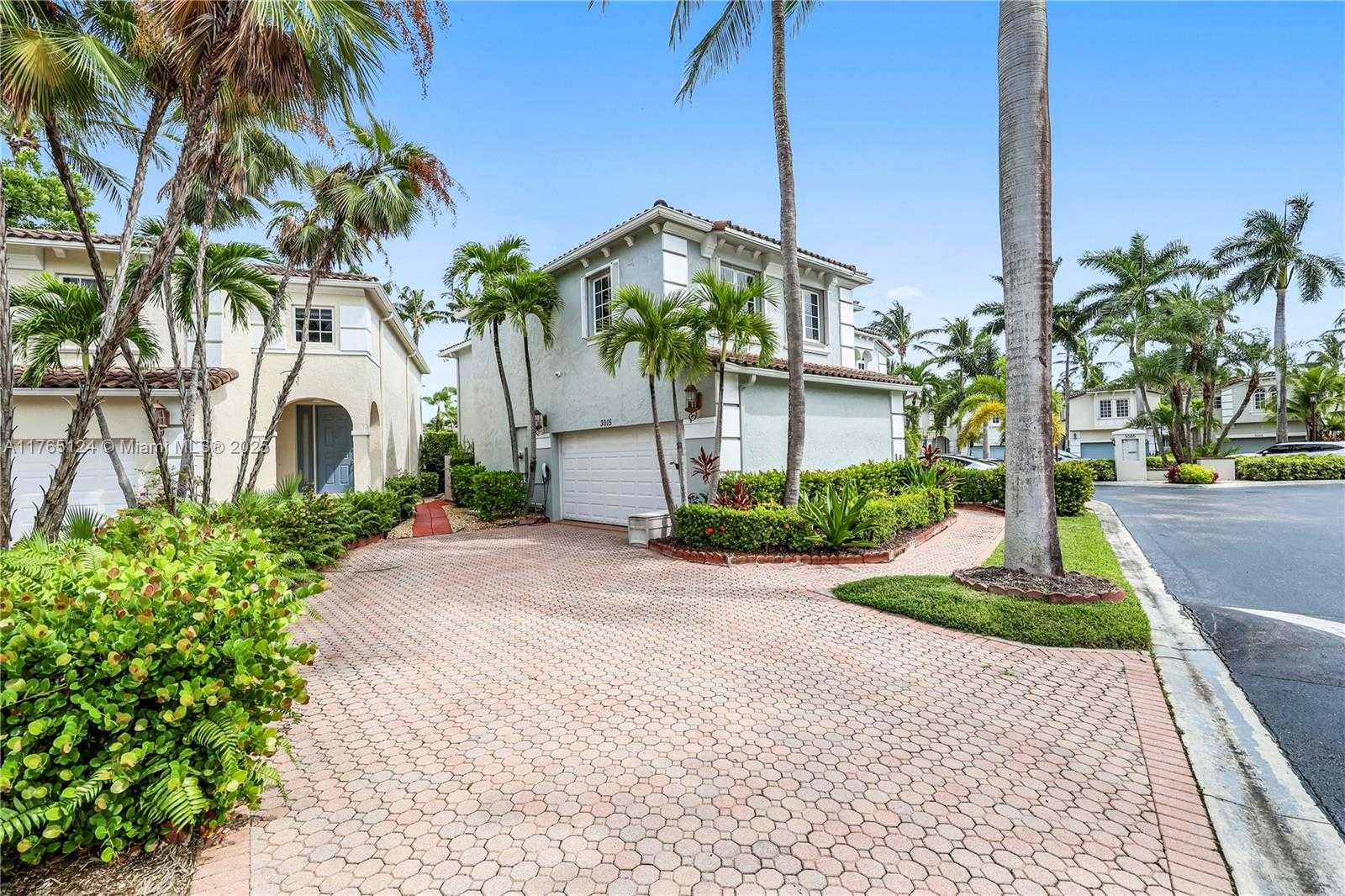 Small Image of 3015 NORTH EAST 208TH ST, Aventura Number 2