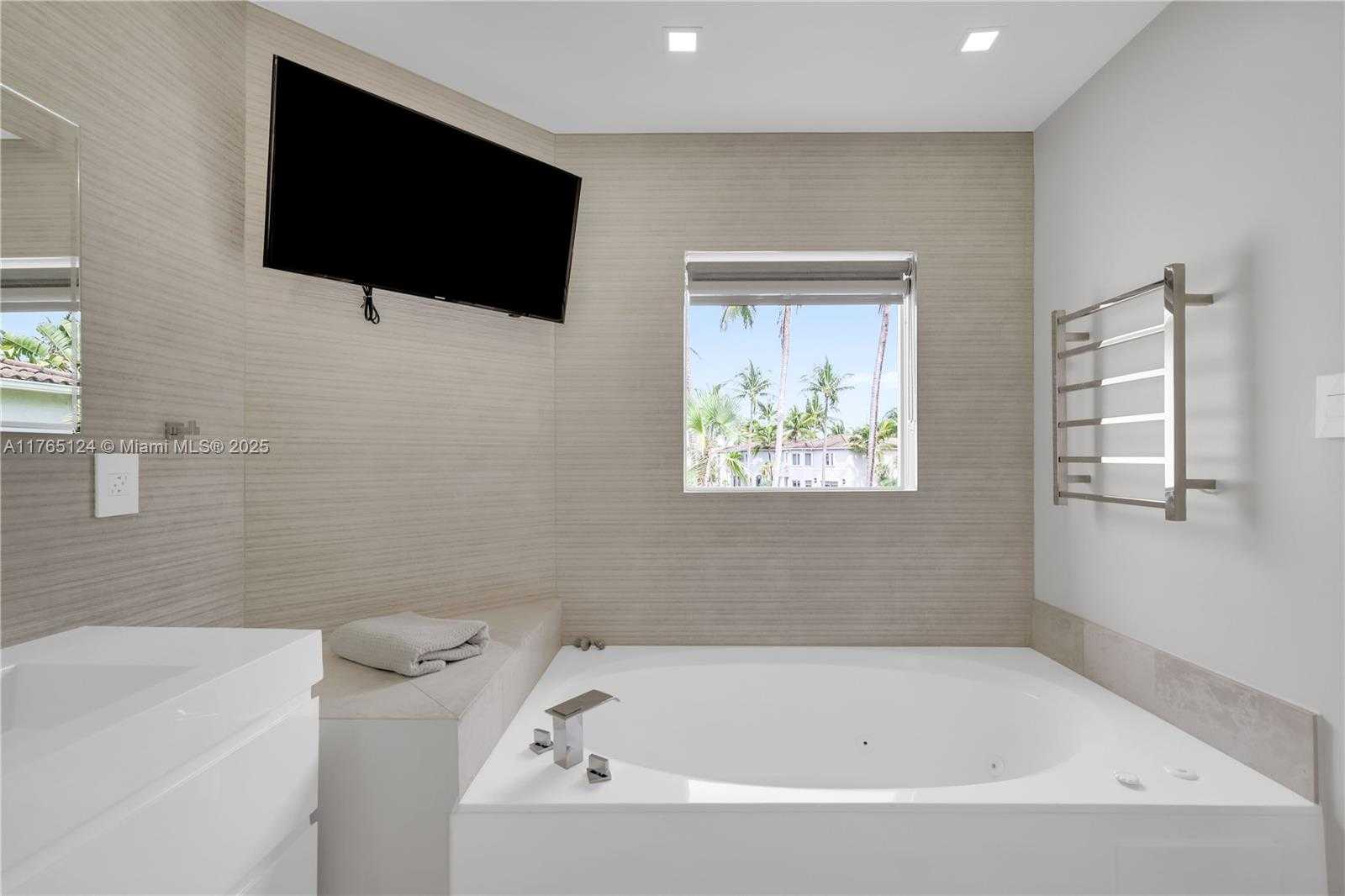 Small Image of 3015 NORTH EAST 208TH ST, Aventura Number 29