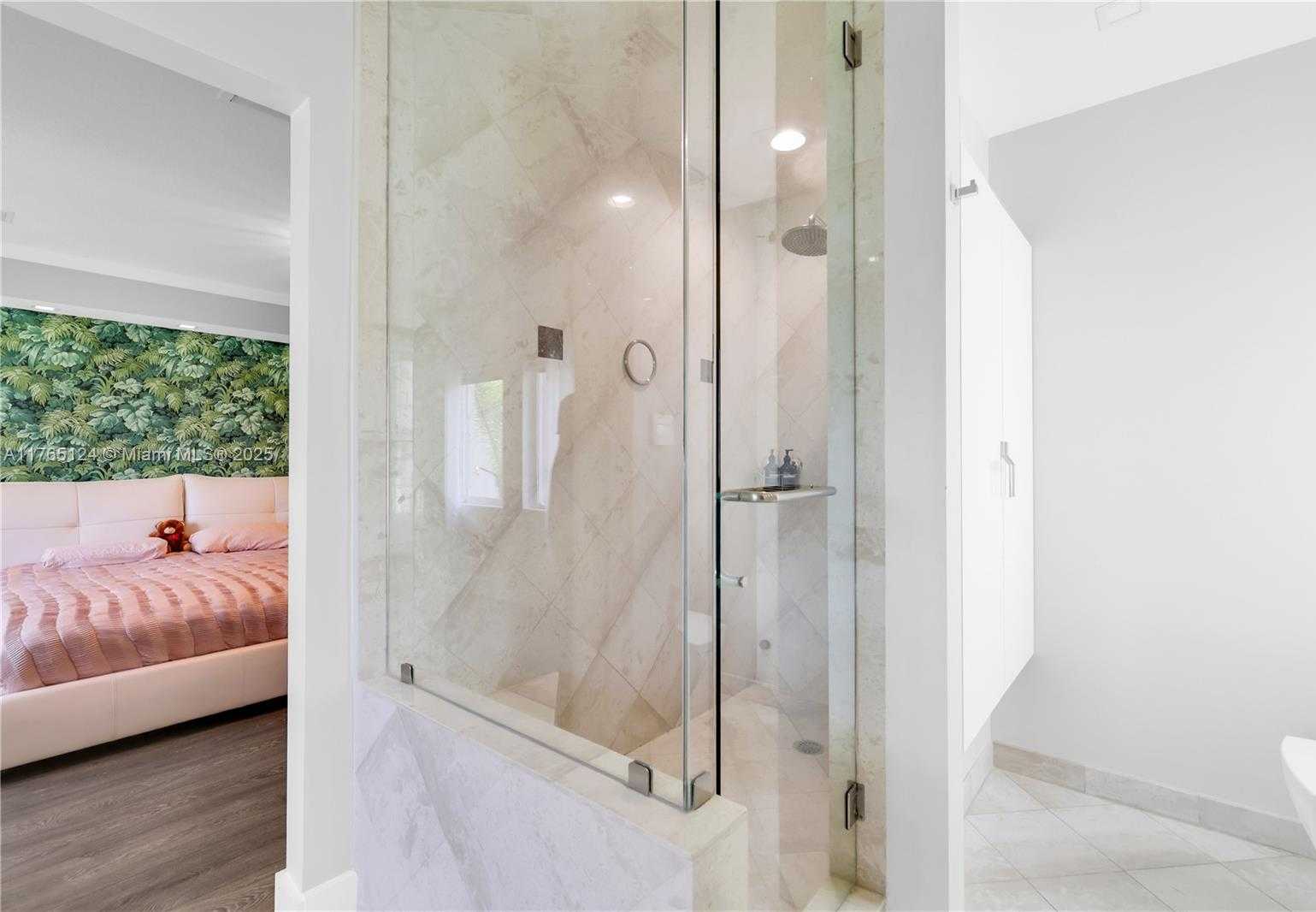 Small Image of 3015 NORTH EAST 208TH ST, Aventura Number 30