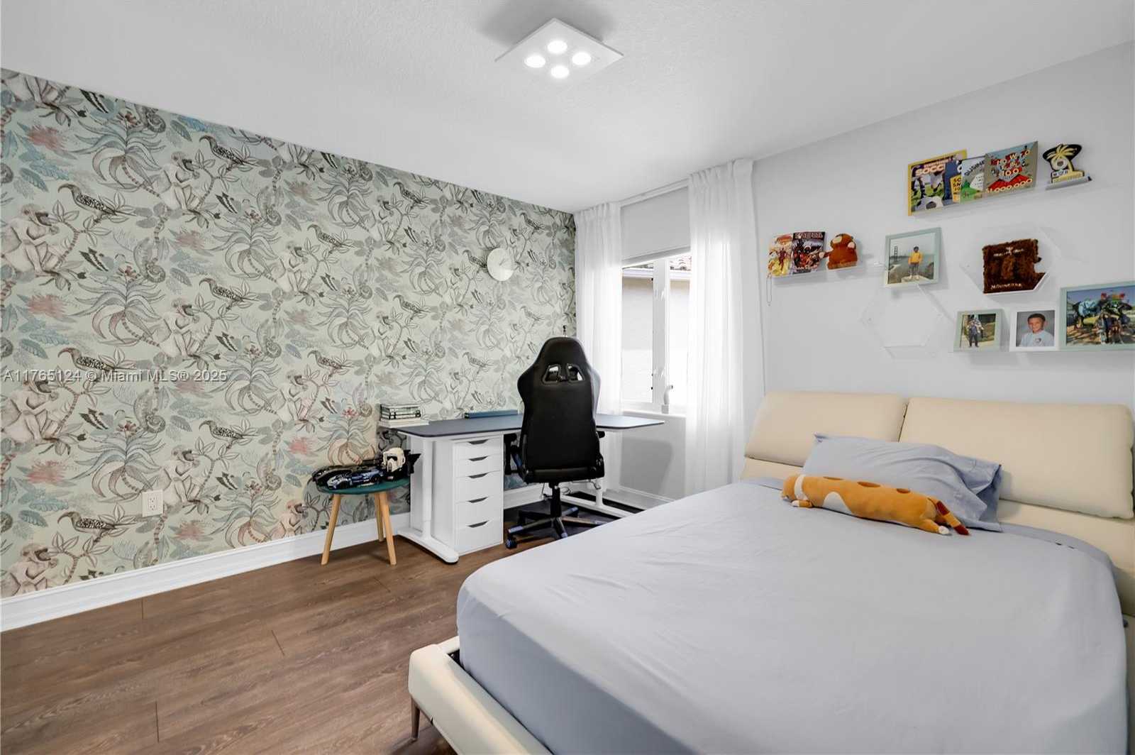 Small Image of 3015 NORTH EAST 208TH ST, Aventura Number 33