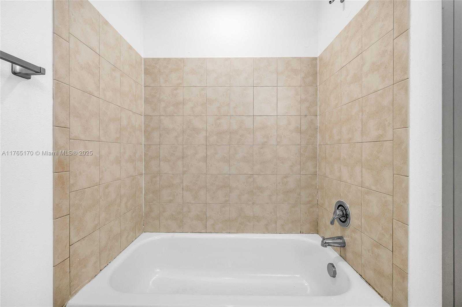 Small Image of 961 SOUTH WEST 15TH ST, Deerfield Beach Number 13