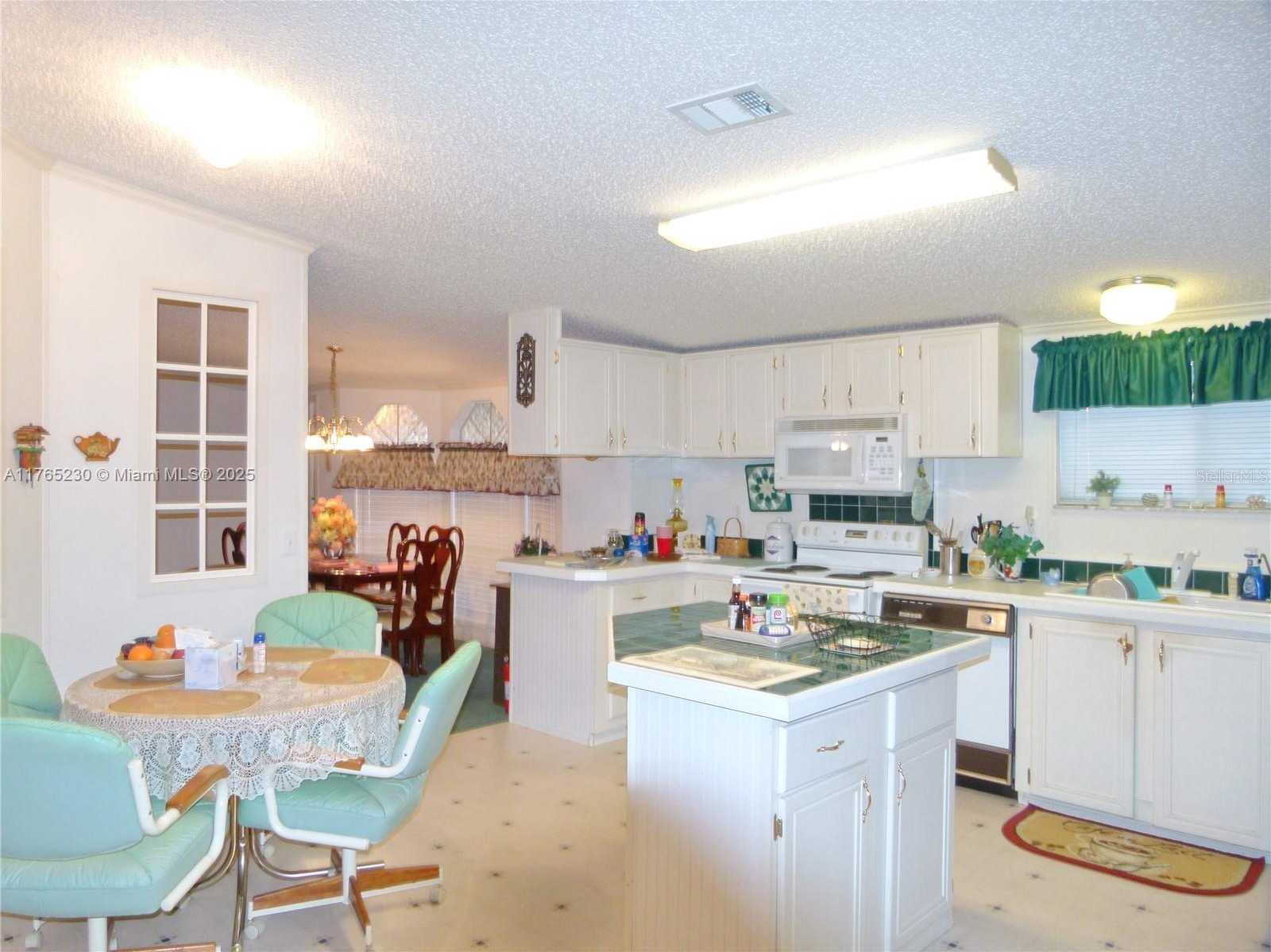 Small Image of 6458 SOUTH EAST HIGHWAY 441, Okeechobee Number 16