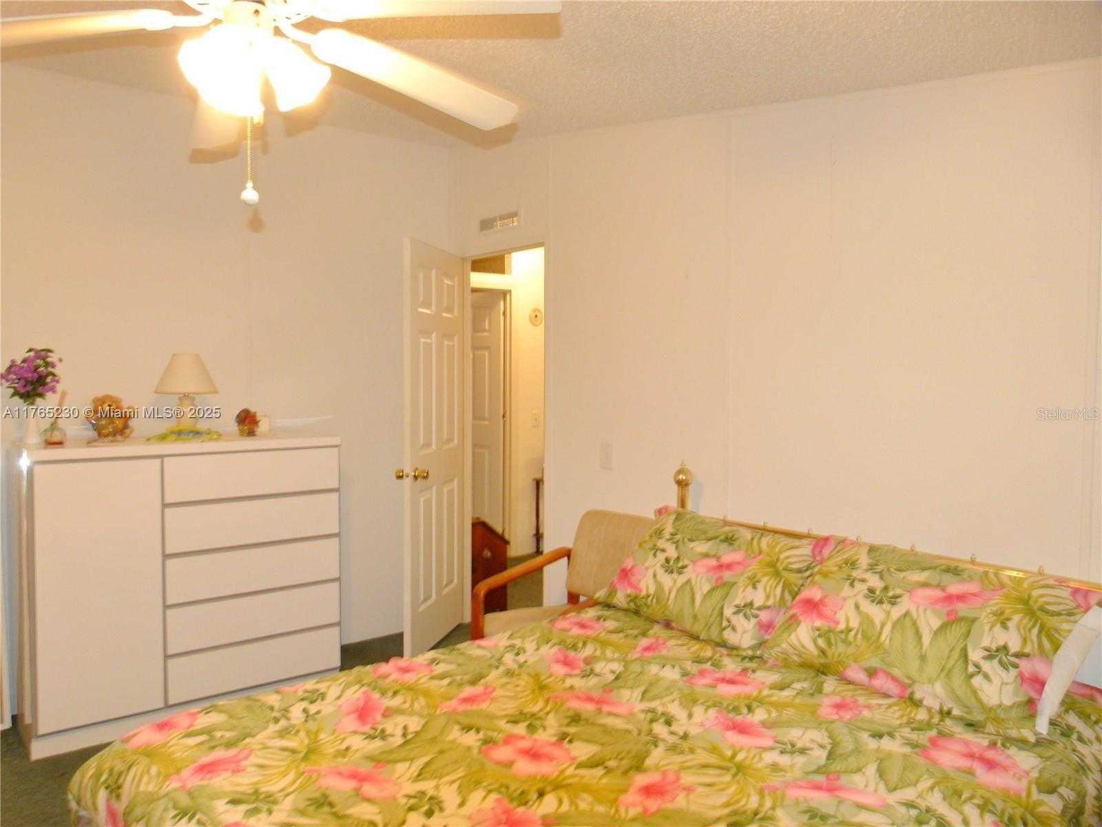 Small Image of 6458 SOUTH EAST HIGHWAY 441, Okeechobee Number 36