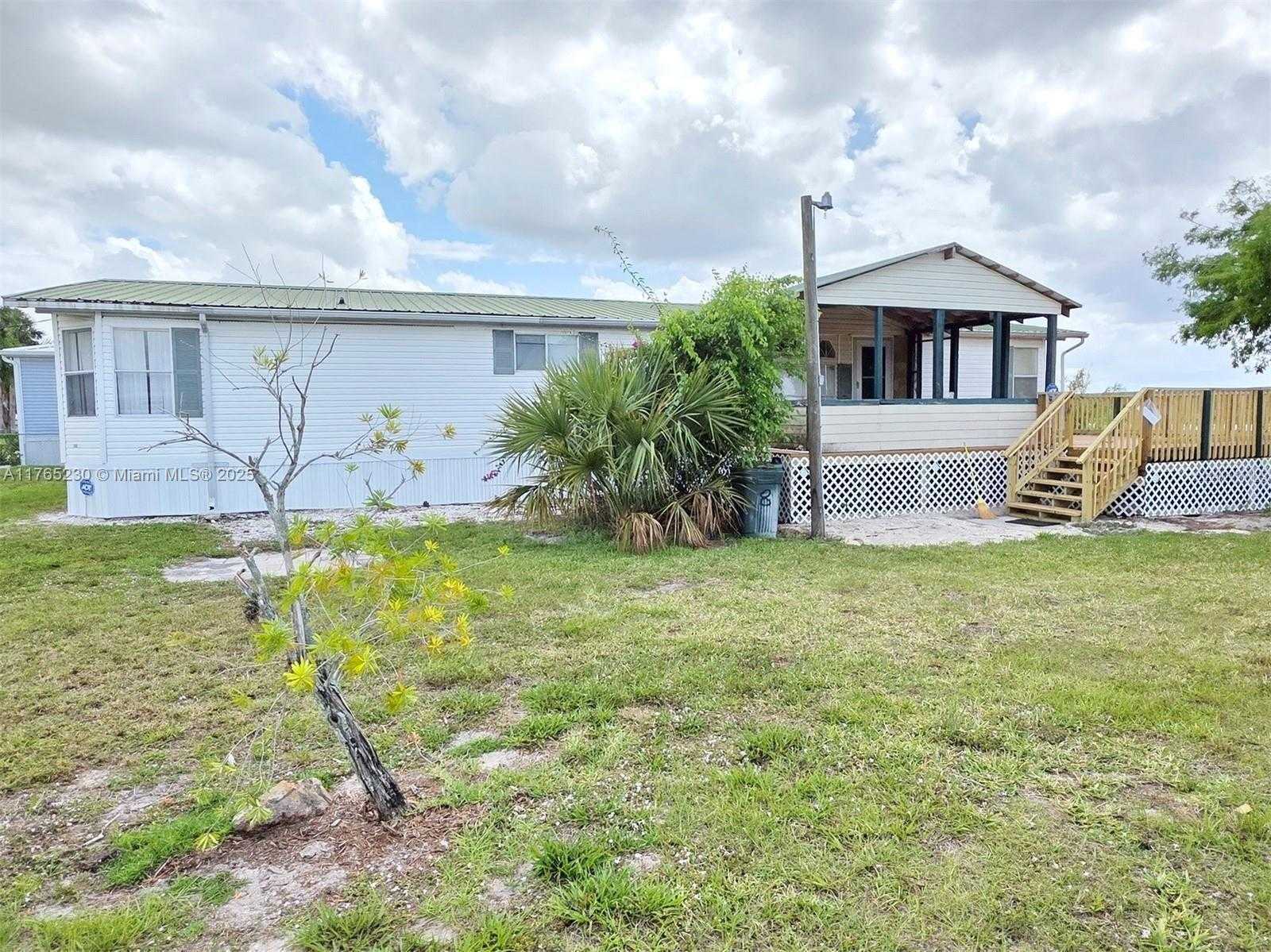 Small Image of 6458 SOUTH EAST HIGHWAY 441, Okeechobee Number 43