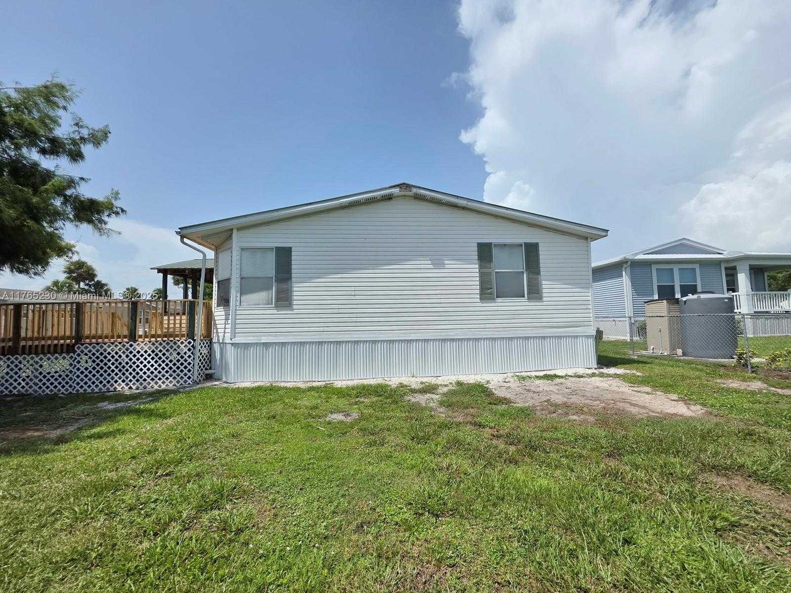 Small Image of 6458 SOUTH EAST HIGHWAY 441, Okeechobee Number 44