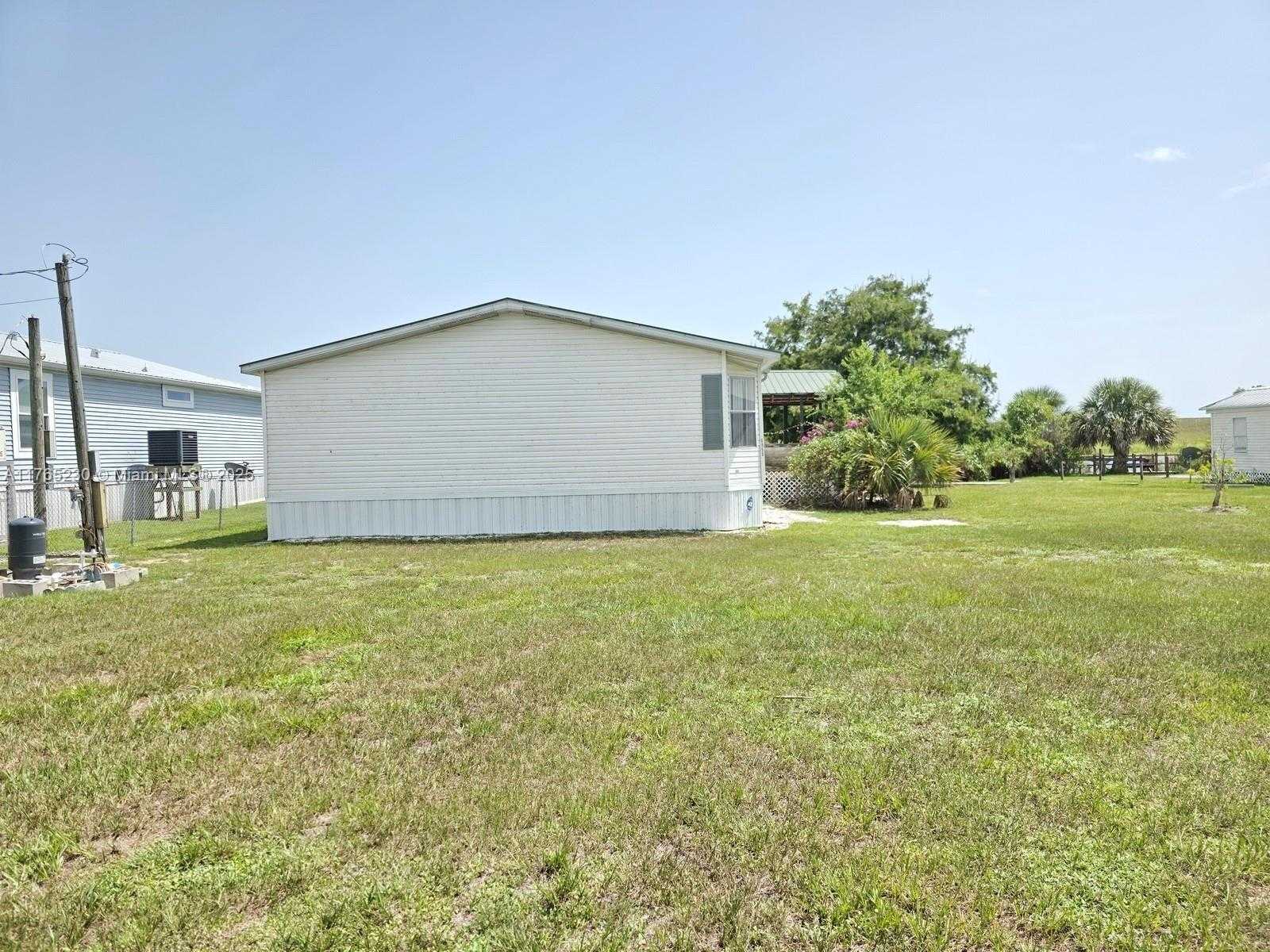 Small Image of 6458 SOUTH EAST HIGHWAY 441, Okeechobee Number 46