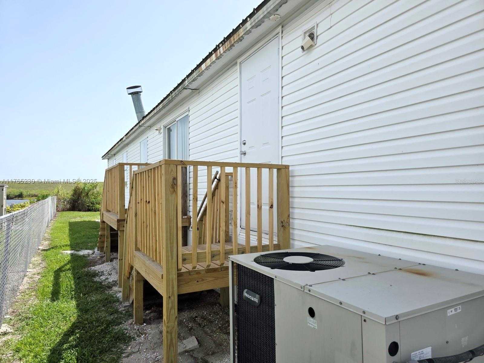 Small Image of 6458 SOUTH EAST HIGHWAY 441, Okeechobee Number 7